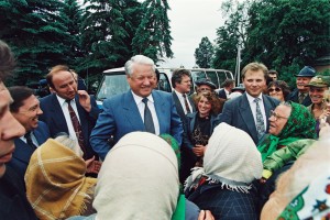 Посещение президентом РФ Б.Н. Ельциным Московской области. Посещение ФЦДТ "Союз". Подмосковного колхоза "Борец"