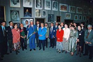 Посещение выставки И. Глазунова и молодых художников Всероссийской академии живописи, ваяния и зодчества