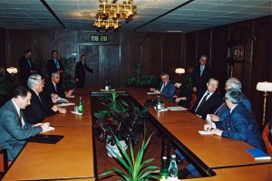 Визит президента РФ Б.Н. Ельцина в Венгрию для участия во встрече лидеров стран - участниц Совещания по безопасности и сотрудничеству в Европе (СБСЕ)