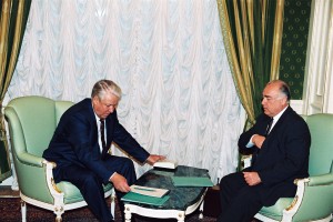Встреча президента РФ Б.Н. Ельцина с председателем правительства РФ В.С. Черномырдиным