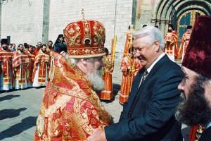 Участие президента РФ Б.Н. Ельцина в торжественной церемонии, посвященной празднику Светлой Пасхи
