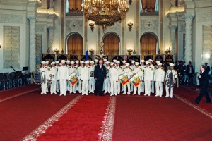 Фотографирование президента РФ Б.Н. Ельцина с президентским оркестром России (входит с состав Федеральной службы охраны РФ)