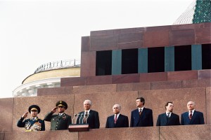 Участие руководителей стран - постоянных членов СБ ООН и участниц ОБСЕ в торжествах по случаю 50-летия Победы в Великой Отечественной войне 1941-1945 гг. (Красная площадь, Александровский сад, Поклонная гора, Кремль, БКД)