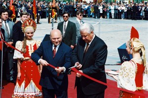 Участие руководителей стран - постоянных членов СБ ООН и участниц ОБСЕ в торжествах по случаю 50-летия Победы в Великой Отечественной войне 1941-1945 гг. (Красная площадь, Александровский сад, Поклонная гора, Кремль, БКД)