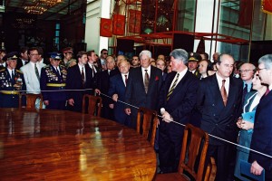 Участие руководителей стран - постоянных членов СБ ООН и участниц ОБСЕ в торжествах по случаю 50-летия Победы в Великой Отечественной войне 1941-1945 гг. (Красная площадь, Александровский сад, Поклонная гора, Кремль, БКД)