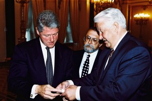 Участие руководителей стран - постоянных членов СБ ООН и участниц ОБСЕ в торжествах по случаю 50-летия Победы в Великой Отечественной войне 1941-1945 гг. (Красная площадь, Александровский сад, Поклонная гора, Кремль, БКД)