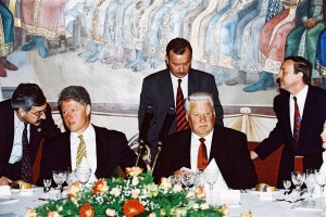 Участие руководителей стран - постоянных членов СБ ООН и участниц ОБСЕ в торжествах по случаю 50-летия Победы в Великой Отечественной войне 1941-1945 гг. (Красная площадь, Александровский сад, Поклонная гора, Кремль, БКД)