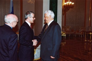 Участие руководителей стран - постоянных членов СБ ООН и участниц ОБСЕ в торжествах по случаю 50-летия Победы в Великой Отечественной войне 1941-1945 гг. (Красная площадь, Александровский сад, Поклонная гора, Кремль, БКД)