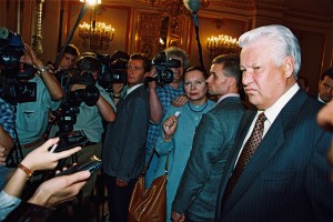 Выход президента РФ Б.Н. Ельцина к прессе
