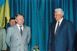 Встреча президента РФ Б.Н. Ельцина с президентом Украины Л.Д. Кучмой. Российско-украинская встреча на высшем уровне открылась в гостинице "Radisson-Лазурная"