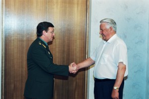 Отдых президента РФ Б.Н. Ельцина и Н.И. Ельциной. Встреча президента РФ Б.Н. Ельцина с директором Федеральной пограничной службы РФ А.И. Николаевым