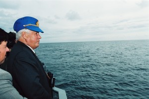 Отдых президента РФ Б.Н. Ельцина и Н.И. Ельциной. Прогулка президента РФ Б.Н. Ельцина на теплоходе и встреча с моряками