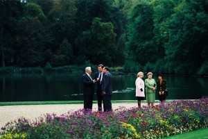 Официальный визит президента РФ Б.Н. Ельцина и Н.И. Ельциной во Францию, для участия в специальном торжественном заседании Генеральной Ассамблеи по случаю 50-летия ООН