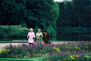 Официальный визит президента РФ Б.Н. Ельцина и Н.И. Ельциной во Францию, для участия в специальном торжественном заседании Генеральной Ассамблеи по случаю 50-летия ООН