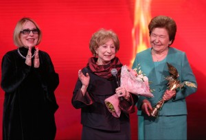 Инна Чурикова, Лия Ахеджакова и Наина Ельцина