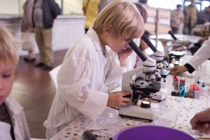 Лекторий Политехнического музея. Фестиваль «Книжный рынок» на Даниловском рынке в Москве