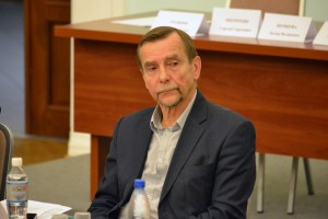 Лев Пономарев на круглом столе, посвященном 25-летию партии «Демократическая Россия»