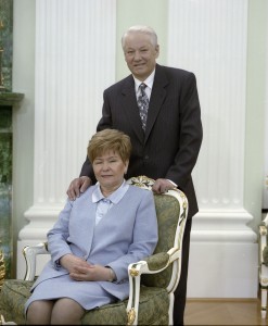 Президент РФ Борис Ельцин и супруга президента РФ Наина Ельцина в Кремле