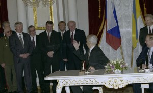 Встреча президента РФ Бориса Ельцина с президентом республики Украина Леонидом Кучмой