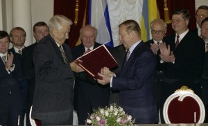 Встреча президента РФ Бориса Ельцина с президентом республики Украина Леонидом Кучмой