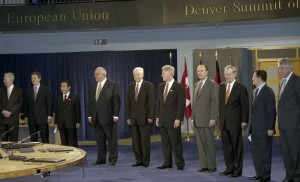 Пребывание президента РФ Бориса Ельцина на встрече глав государств и правительств стран «восьмерки». Перед началом заседания глав государств и правительств стран «восьмерки»