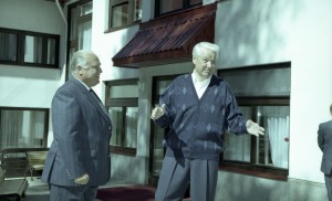 Президент РФ Борис Ельцин на отдыхе. Встреча с премьер-министром РФ В.С. Черномырдиным