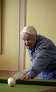 Президент РФ Борис Ельцин на отдыхе. Игра в бильярд