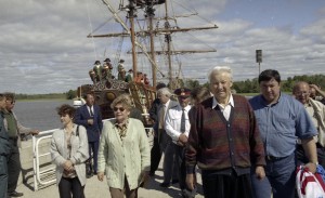 Президент РФ Борис Ельцин на отдыхе. Во время прогулки на корабле «Святитель Николай»