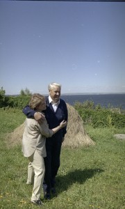 Президент РФ Борис Ельцин на отдыхе