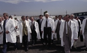 Пребывание президента РФ Бориса Ельцина в Саратовской области. Посещение государственного предприяти «Михайловская птицефабрика»