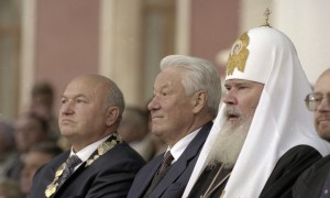 Президент РФ Борис Ельцин на праздновании 850-летия г. Москвы на Тверской улице