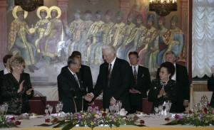 Официальный визит в РФ президента Филиппин Фиделя Вальдеса Рамоса. Во время официального обеда