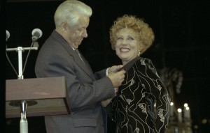 Посещение президента РФ Бориса Ельцина Московского театра «Ленком» по случаю 70-летнего юбилея