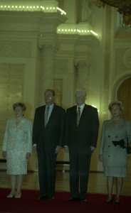 Государственный визит в РФ президента Французской Республики Жака Ширака с супругой Бернадент Ширак. Во время официальной церемонии встречи