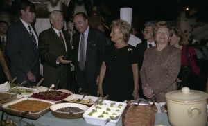 Государственный визит в РФ президента Французской Республики Жака Ширака с супругой Бернадент Ширак. Во время обеда в ресторане «Царская охота»