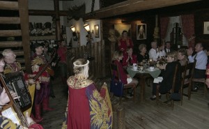 Государственный визит в РФ президента Французской Республики Жака Ширака с супругой Бернадент Ширак. Во время обеда в ресторане «Царская охота»