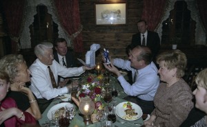 Государственный визит в РФ президента Французской Республики Жака Ширака с супругой Бернадент Ширак. Во время обеда в ресторане «Царская охота»