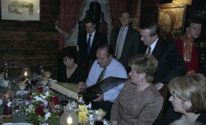 Государственный визит в РФ президента Французской Республики Жака Ширака с супругой Бернадент Ширак. Во время обеда в ресторане «Царская охота»