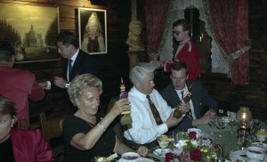 Государственный визит в РФ президента Французской Республики Жака Ширака с супругой Бернадент Ширак. Во время обеда в ресторане «Царская охота»