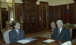 Президент РФ Борис Ельцин во время встречи с секретарем Совета Безопасности РФ И.П. Рыбкиным