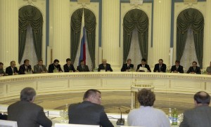 Президент РФ Борис Ельцин во время заседания Совета по местному самоуправлению