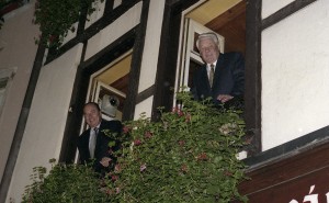 Пребывание президента РФ Бориса Ельцина в г. Страсбурге. Неофициальная встреча с президентом Франции Жаком Шираком в узком составе в ресторане «Ше Ивон»