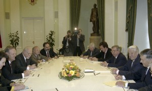 Официальный визит в РФ премьер-министра Канады Жана Кретьена. Во время переговоров