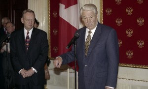 Официальный визит в РФ премьер-министра Канады Жана Кретьена. Во время встречи с журналистами