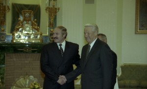 Заседание Межгосударственного совета России, Белоруссии, Казахстана и Киргизии. Президент РФ Борис Ельцин и президент Белоруссии Александр Лукашенко во время встречи