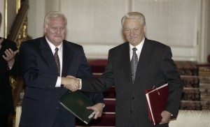 Официальный визит в РФ президента Литвы Альгирдаса Бразаускаса. После подписания совместных документов