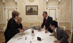 Интервью супруги президента РФ Наины Ельциной японской газете «Асахи» и журналу «Аэра»