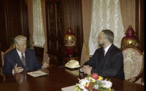 Президент РФ Борис Ельцин во время встречи с председателем ВГТРК Н.К. Сванидзе и главным редактором общероссийского государственного телеканала «Культура» М.Е. Швыдким