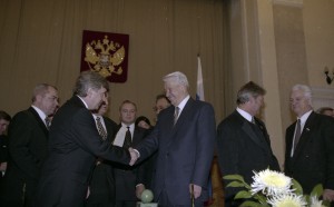 Пребывание президента РФ Бориса Ельцина в Красноярске. Во время подписания договора о разграничении полномочий