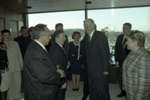 Президент РФ Борис Ельцин во время посещения Российского кардиологического научно-производственного комплекса